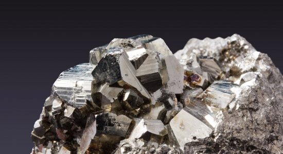 MINERAL PEMBENTUK BATUAN MINERAL PEMBENTUK BATUAN