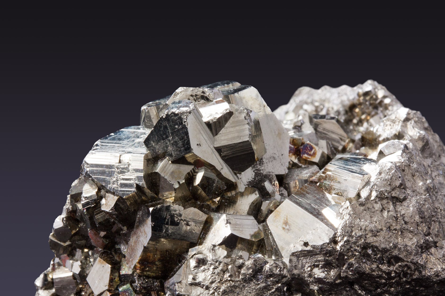 MINERAL PEMBENTUK BATUAN