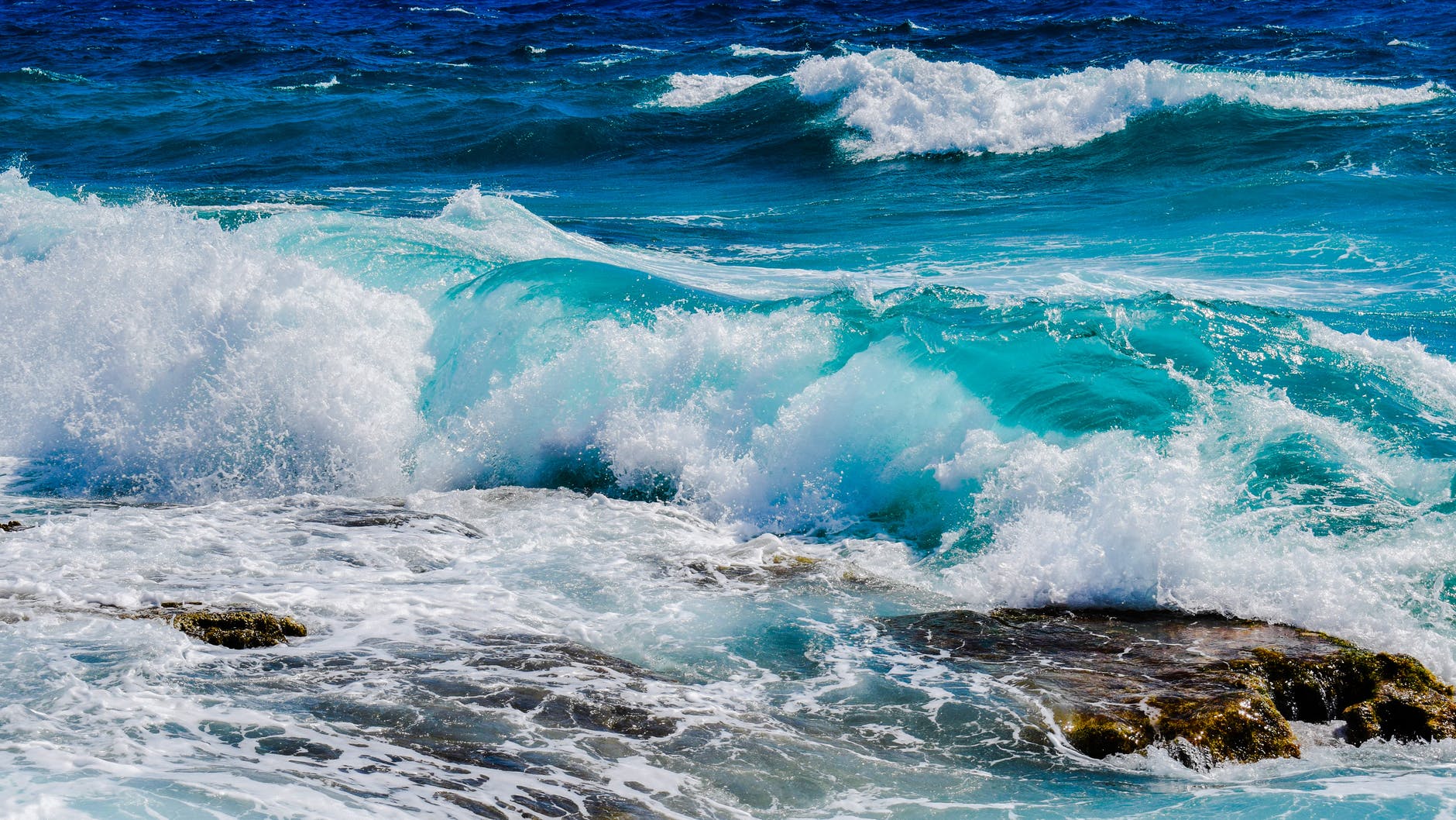body of water waves