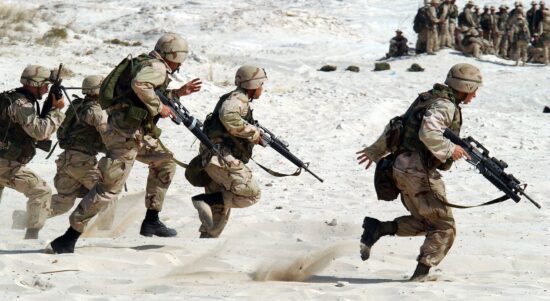soldiers-military-usa-weapons-87772.jpeg