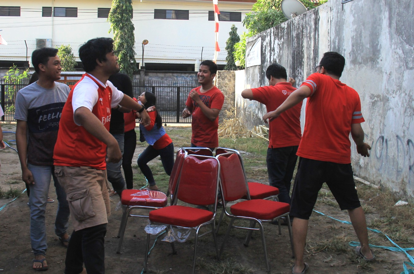lomba berjoget berebut kursi untuk memeriahkan 17 agustusan photo by jmc it consultant lomba 17 agustusan yang seru dan menarik