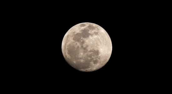 closeup-moon-its-full-phase-with-detailed-craters-visible